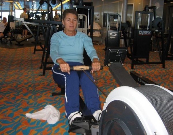 How to Properly Use a Rowing Machine
